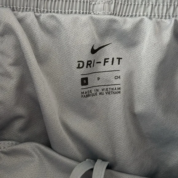 Nike Dri-Fit Gray Shorts - Picture 2 of 3